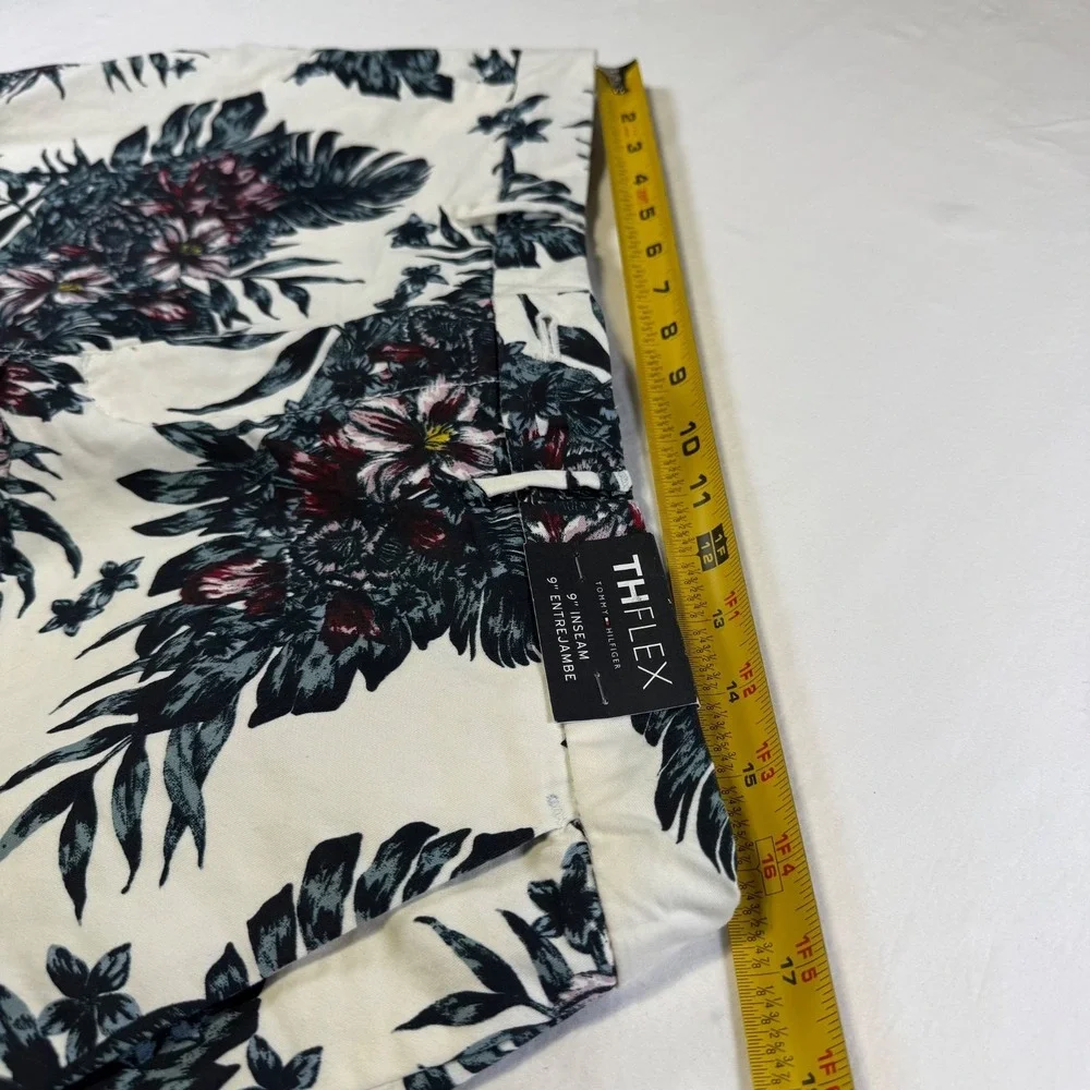 NWT Tommy Hilfiger TheFlex Hawaiian Tropical Print Shorts Men's 33X9